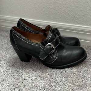 EUC Naturalizer Black Buckle Heels - Size 6